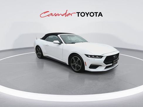 Used 2024 Ford Mustang Premium image 2