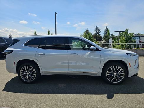 New 2026 Buick Enclave Avenir w/ Super Cruise Package AWD/4WD image 7