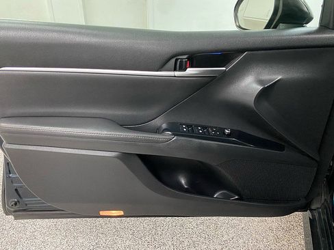 Used 2019 Toyota Camry XLE w/ Carpet Mat Package image 9
