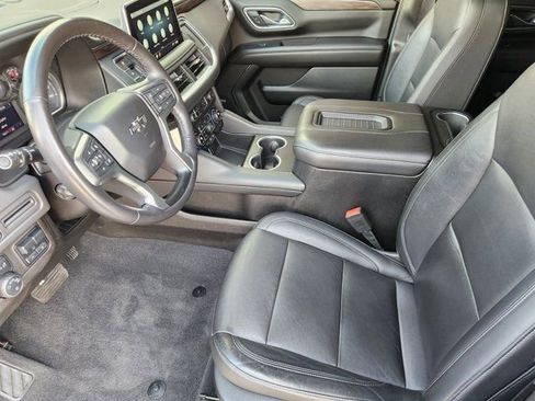 Used 2021 Chevrolet Tahoe Z71 w/ Z71 Signature Package image 3