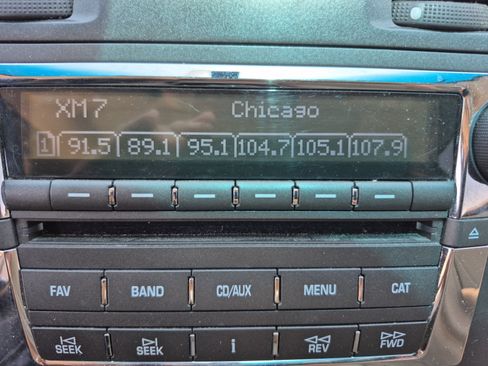 Used 2011 Cadillac DTS Luxury FWD image 28