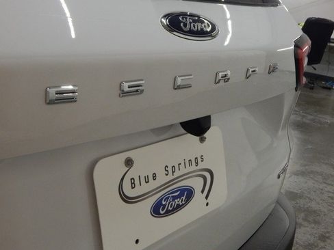 New 2025 Ford Escape Active w/ Cold Weather Package image 6