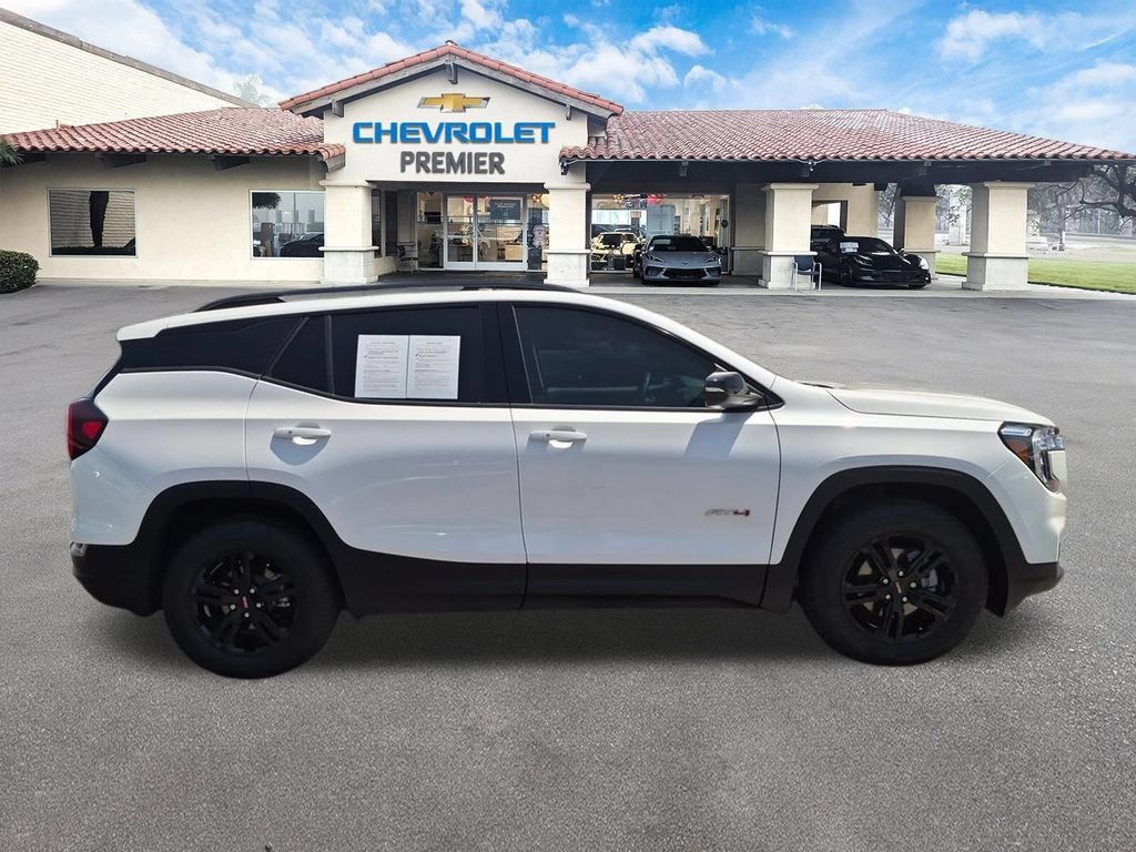 Used 2024 GMC Terrain AT4 w/ Infotainment Package II AWD/4WD image 9