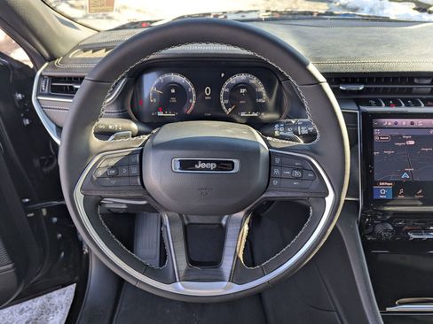New 2025 Jeep Grand Cherokee L Limited image 10