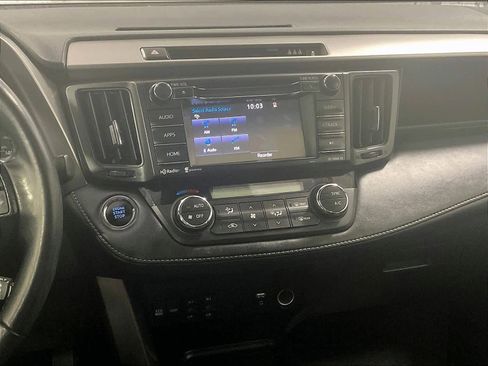 Used 2018 Toyota RAV4 XLE image 18