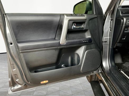 Used 2020 Toyota 4Runner Limited AWD/4WD image 20