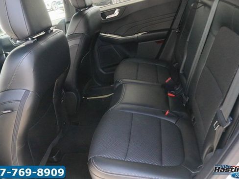 Used 2024 Ford Escape SE image 12