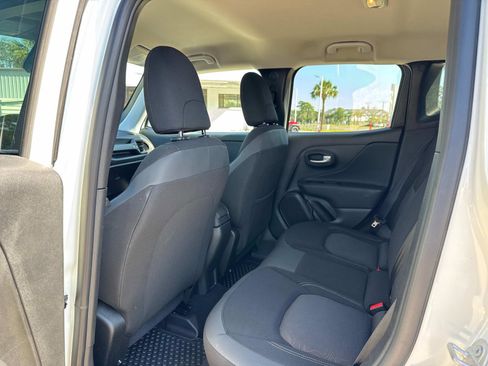 Certified 2023 Jeep Renegade Latitude AWD/4WD image 15