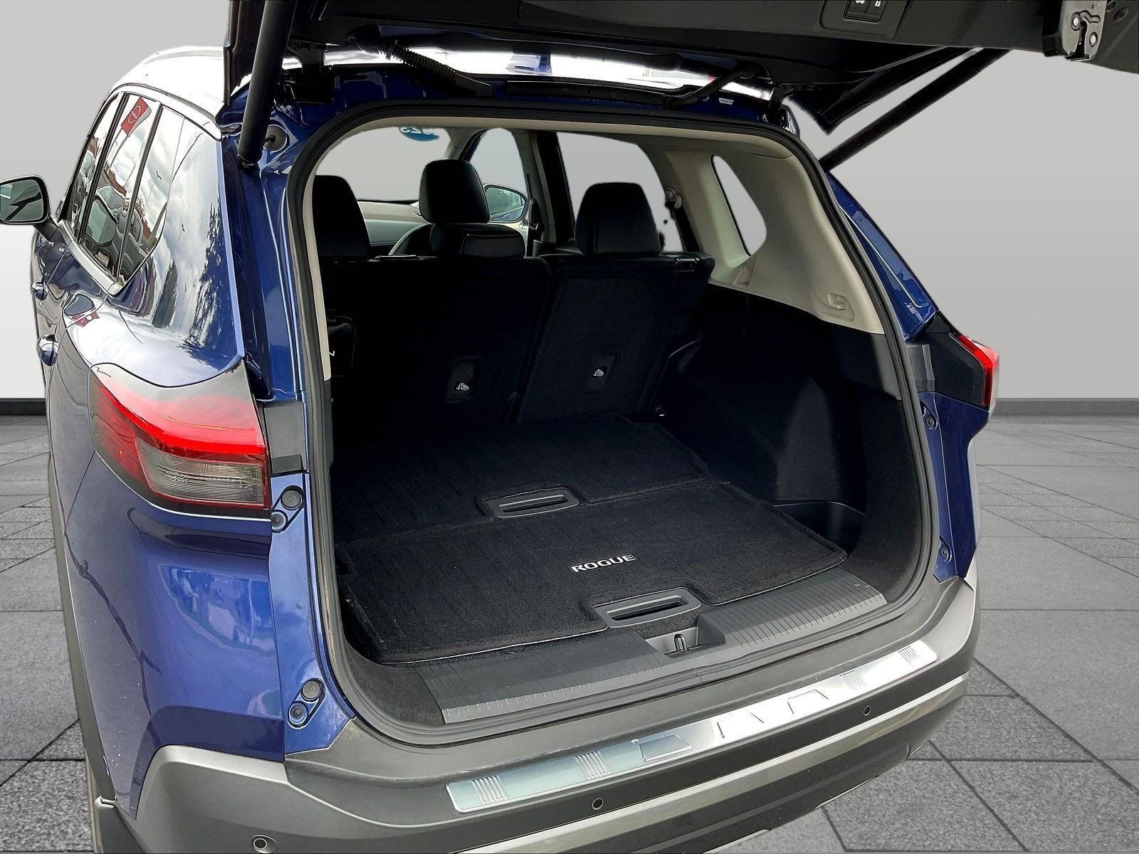 Certified 2023 Nissan Rogue SL w/ SL Premium Package AWD/4WD image 9