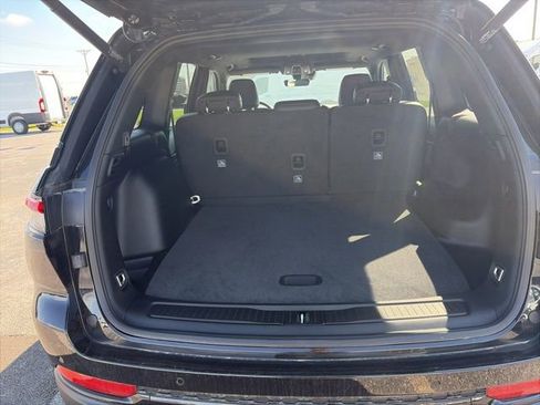 New 2025 Jeep Grand Cherokee Altitude w/ Trailer Tow Package image 5