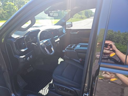 Used 2024 GMC Sierra 1500 Elevation AWD/4WD image 16