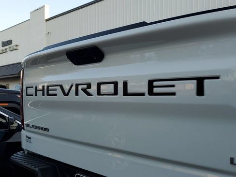 Used 2021 Chevrolet Silverado 1500 LT Trail Boss w/ Bed Protection Package AWD/4WD image 6