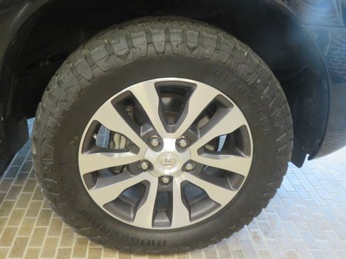Used 2018 Toyota Sequoia Limited w/ Safety & Convenience Package AWD/4WD image 10
