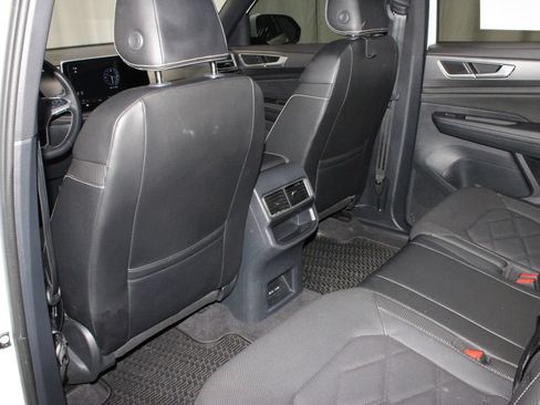 Used 2024 Volkswagen Atlas Cross Sport SE AWD/4WD image 21