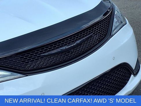 Used 2020 Chrysler Pacifica Touring-L w/ Advanced Safetytec Group AWD/4WD image 31