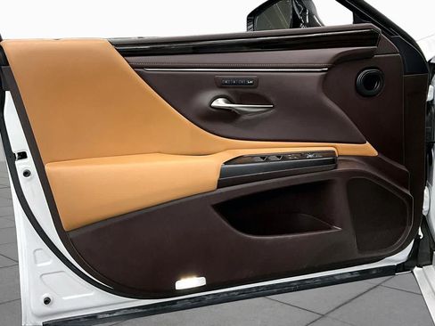 Used 2019 Lexus ES 300h w/ Premium Package FWD image 21
