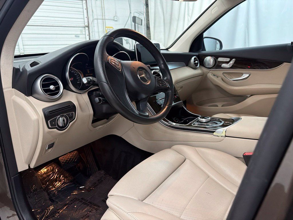 Certified 2017 Mercedes-Benz GLC 300 image 11