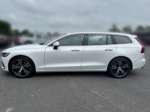 Used 2020 Volvo V60 T5 Inscription FWD image 5