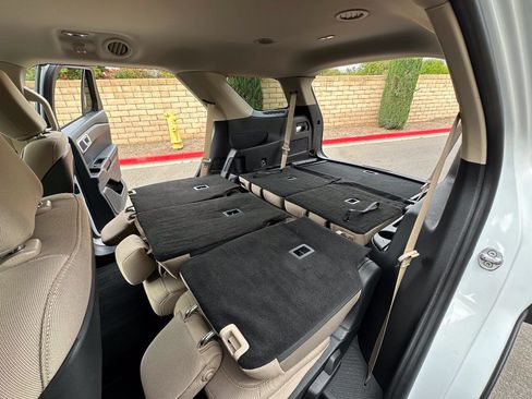 Used 2020 Ford Explorer 2WD image 36