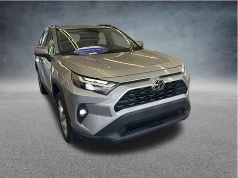 Used 2023 Toyota RAV4 XLE Premium FWD image 6