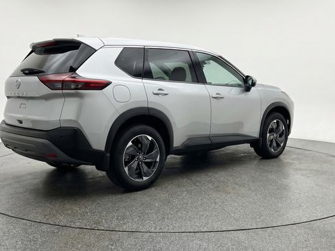 Used 2025 Nissan Rogue SV image 9