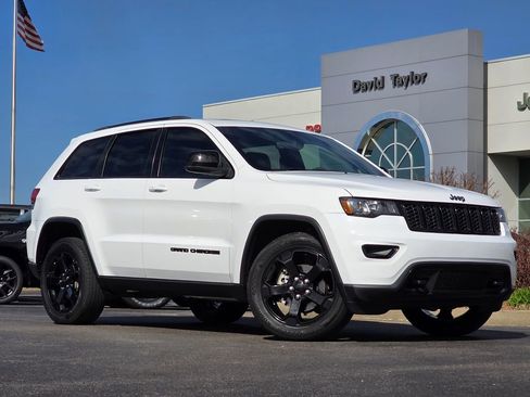 Used 2018 Jeep Grand Cherokee Laredo image 37