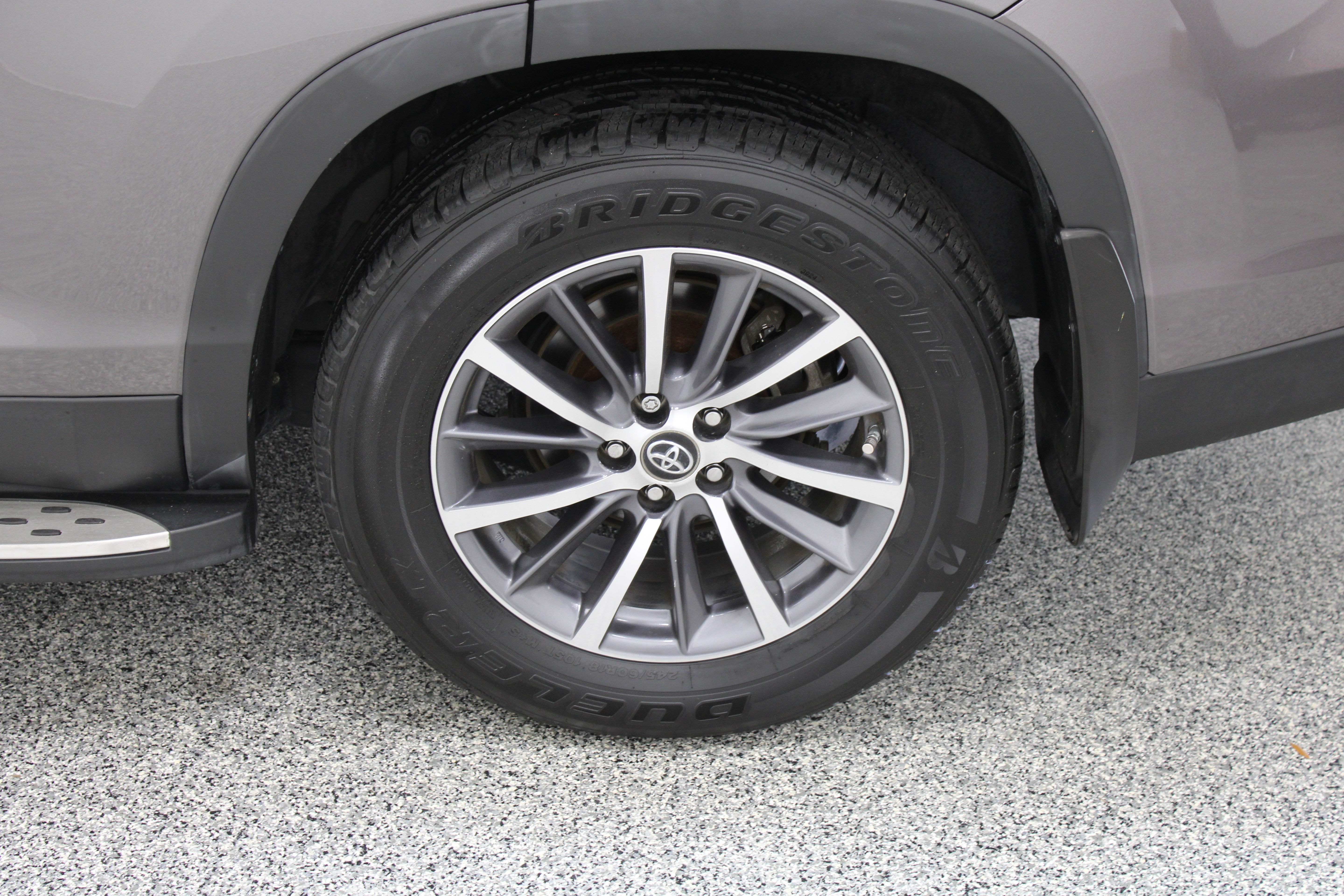 Used 2019 Toyota Highlander XLE FWD image 10