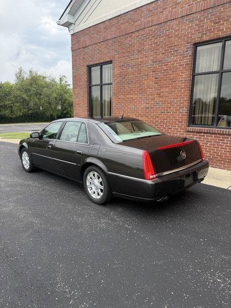 Used 2008 Cadillac DTS FWD image 3