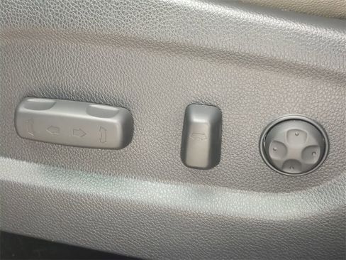 Used 2017 Hyundai Santa Fe Limited image 23