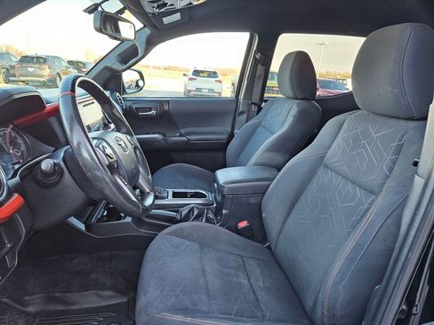 Used 2016 Toyota Tacoma TRD Off-Road image 23