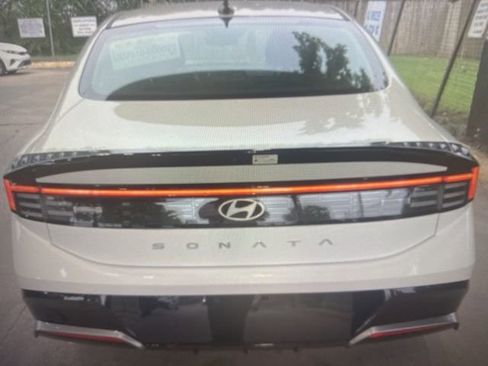 Used 2025 Hyundai Sonata SEL FWD image 3