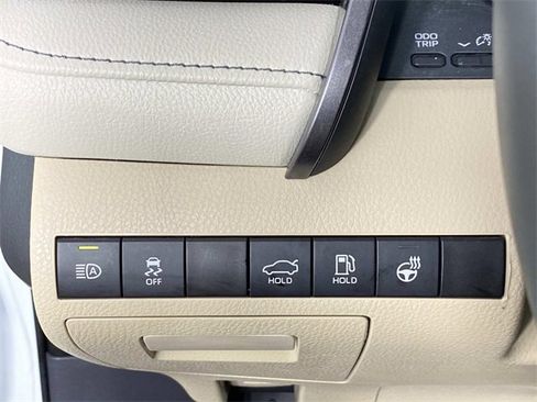 Used 2023 Toyota Camry LE image 14