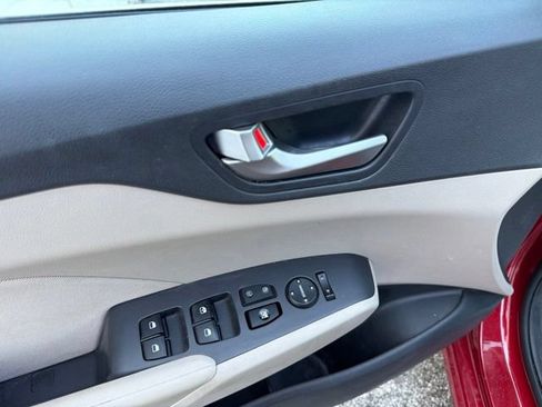 Used 2022 Hyundai Accent SEL FWD image 18