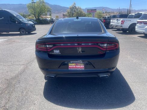Used 2016 Dodge Charger R/T RWD image 4