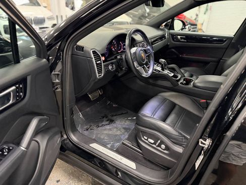 Used 2021 Porsche Cayenne S AWD/4WD image 14