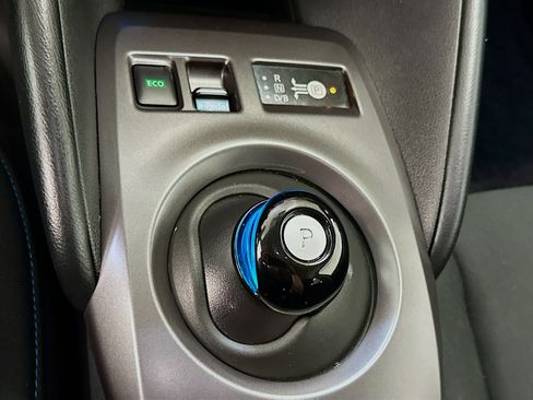 Used 2025 Nissan Leaf S FWD image 24