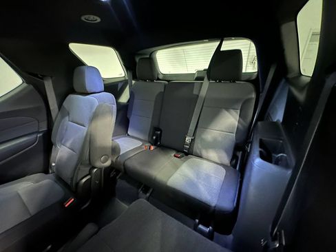 Used 2023 Chevrolet Traverse LT AWD/4WD image 19