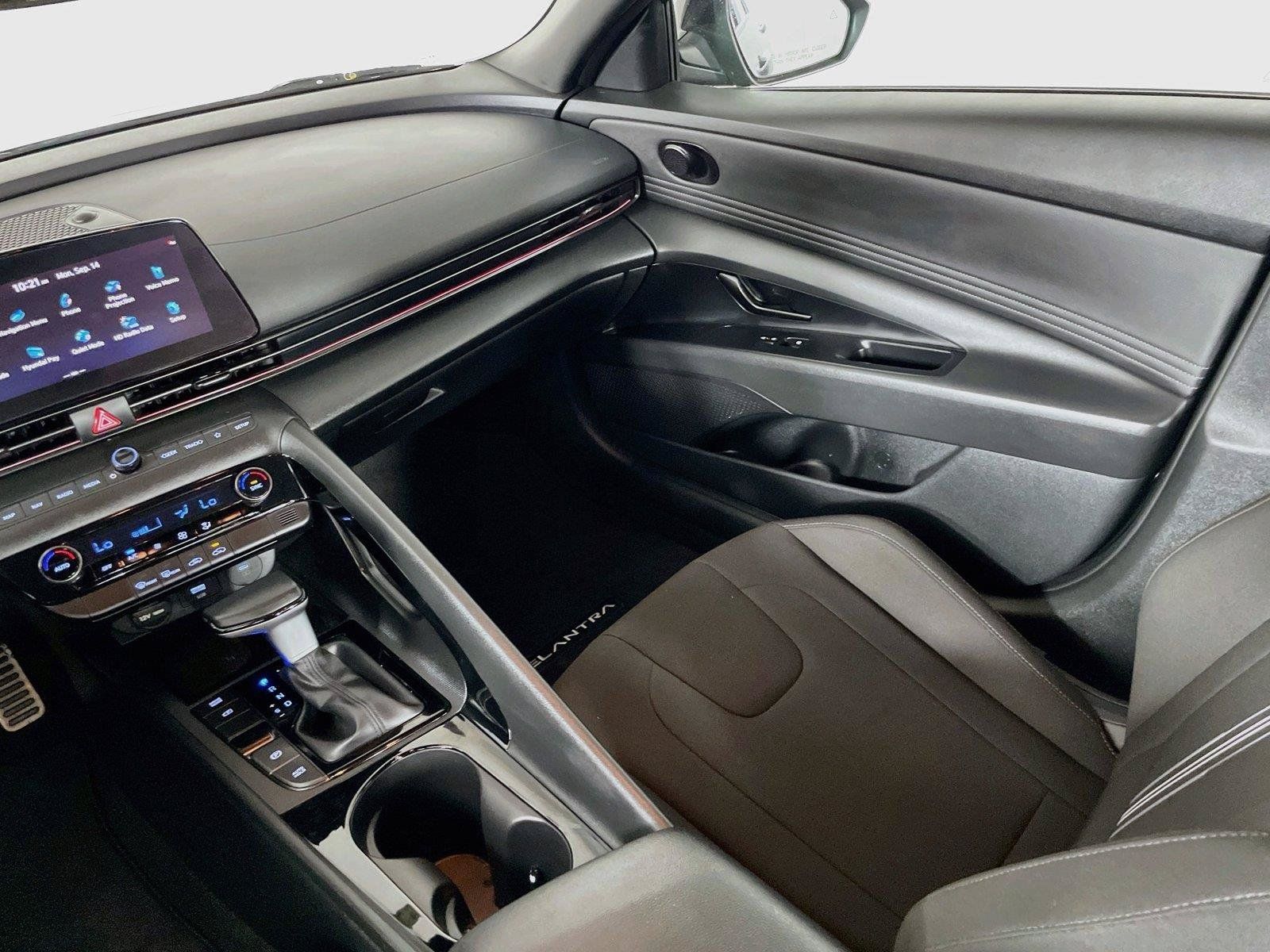 Certified 2025 Hyundai Elantra SEL FWD image 26