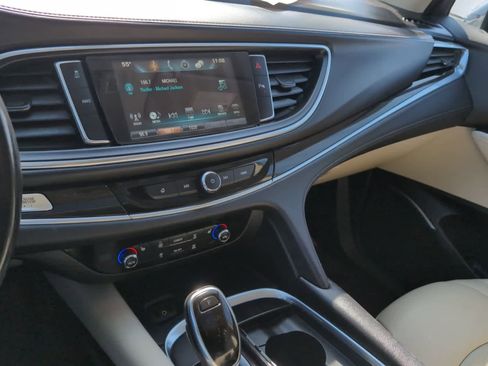 Used 2019 Buick Enclave Essence AWD/4WD image 17