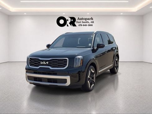 Used 2025 Kia Telluride S FWD image 2