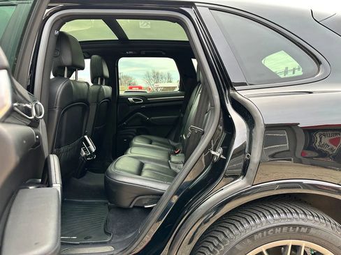 Used 2017 Porsche Cayenne image 16