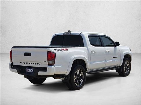 Used 2018 Toyota Tacoma TRD Sport w/ Technology Package AWD/4WD image 5