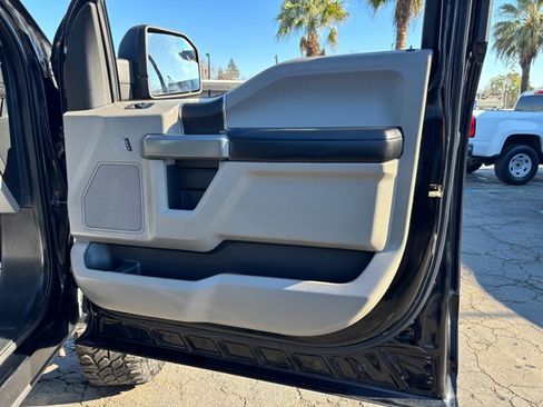 Used 2016 Ford F150 XLT image 11