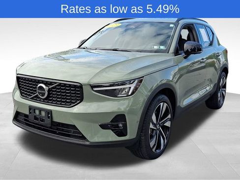 Certified 2023 Volvo XC40 B5 Plus w/ Protection Package Premier AWD/4WD image 4