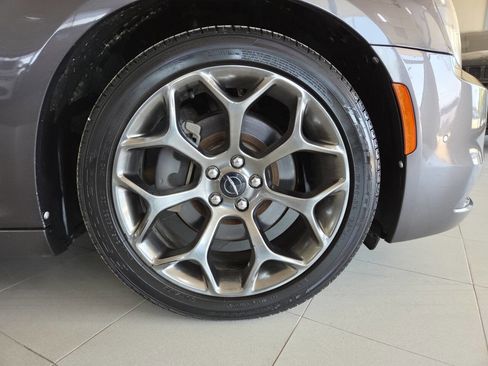 Used 2015 Chrysler 300 S w/ 300S Premium Group RWD image 10