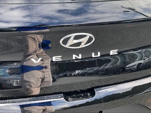 Certified 2026 Hyundai Venue SEL FWD image 10