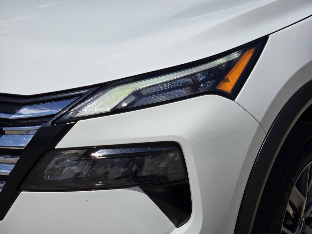 Used 2024 Nissan Rogue S FWD image 6