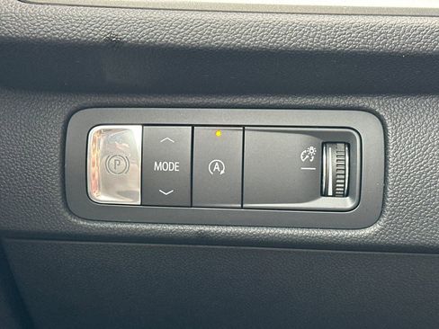 Used 2026 Chevrolet Traverse LT w/ Driver Confidence Package FWD image 37