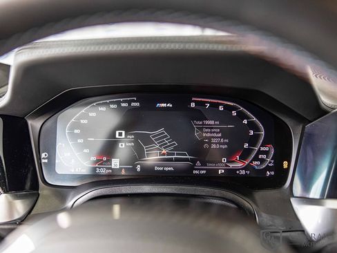 Used 2021 BMW M4 Competition image 25