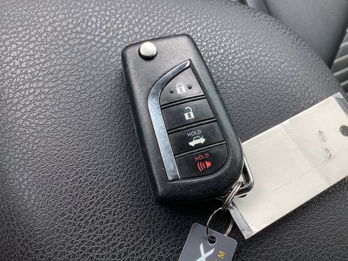 Used 2024 Toyota Camry SE FWD image 30